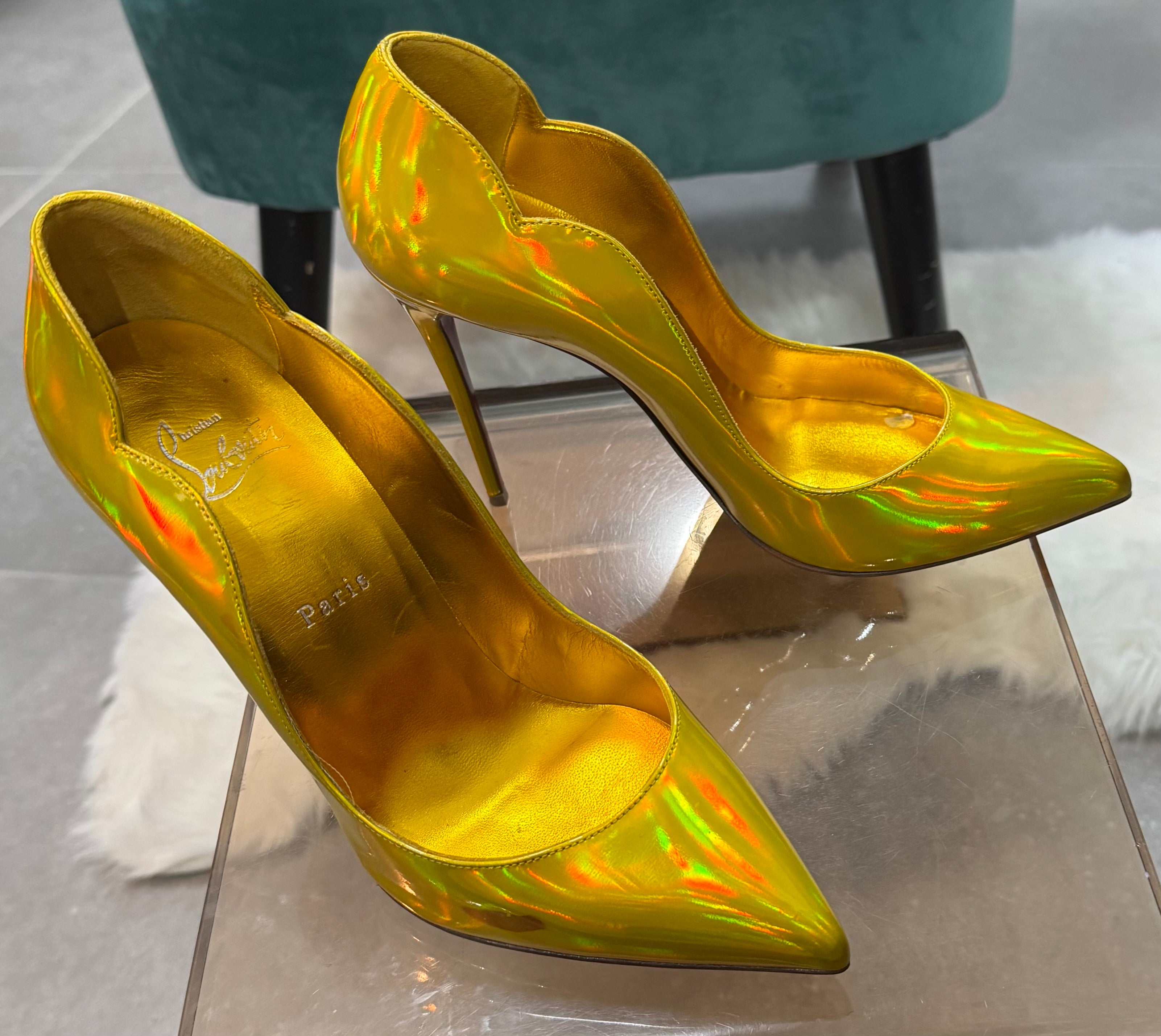 Escarpins Christian Louboutin – Finition Dorée Holographique