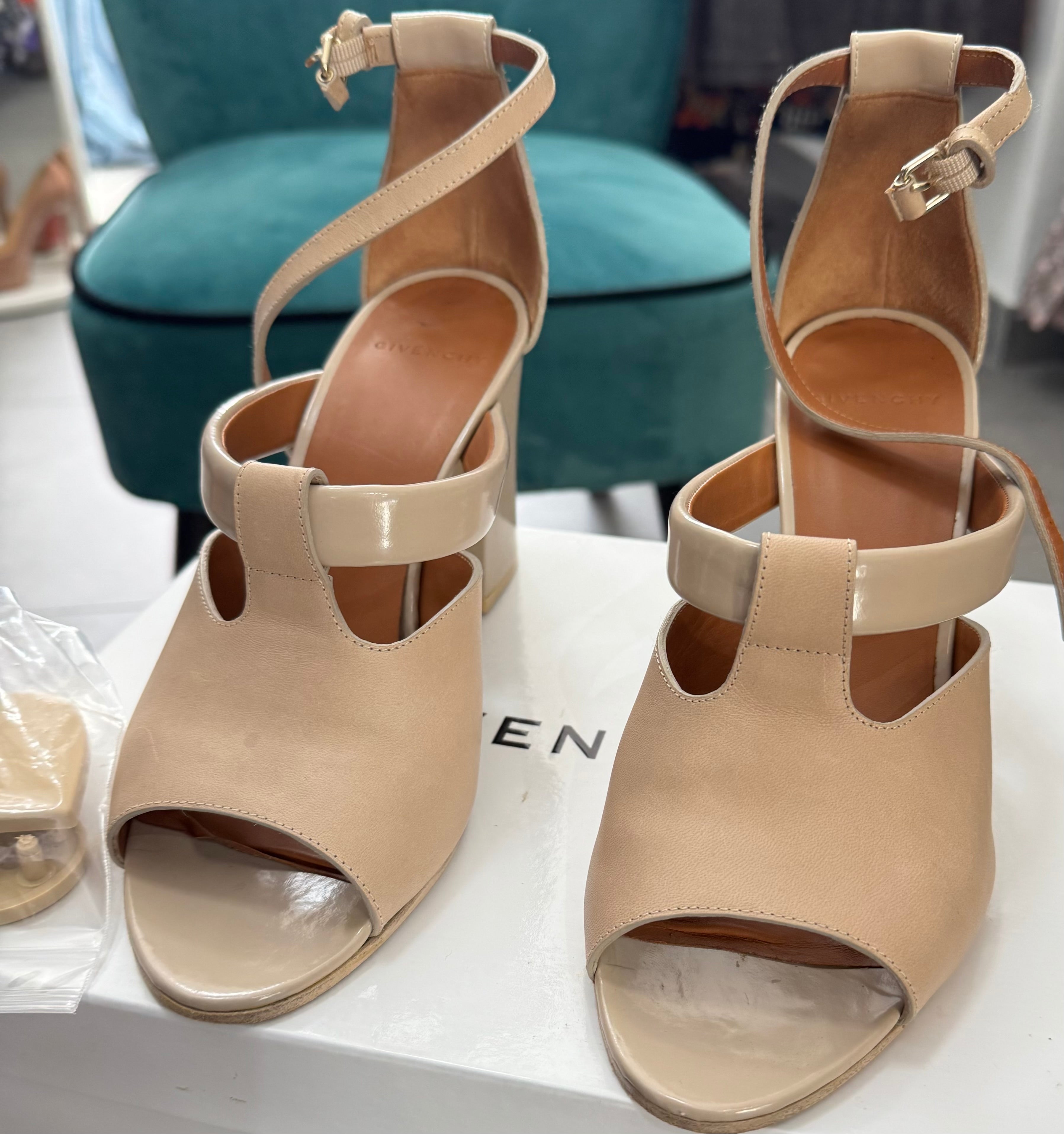 Givenchy pointure 38 1/2