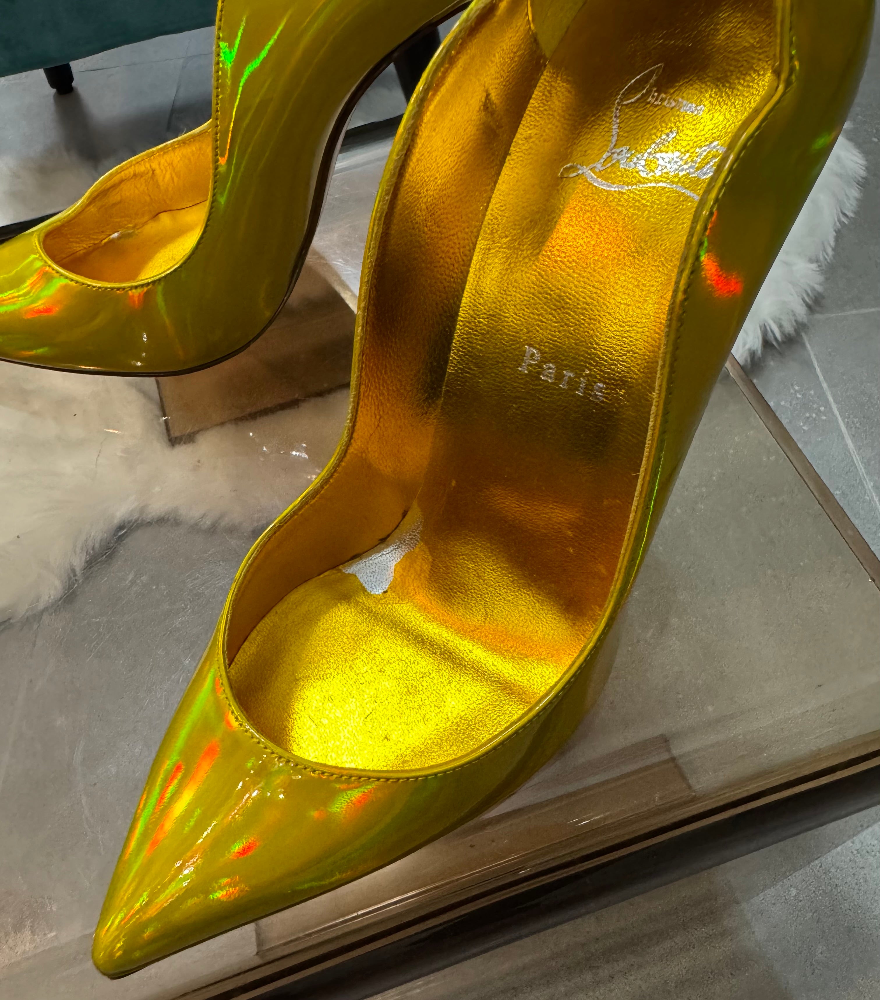 Escarpins Christian Louboutin – Finition Dorée Holographique