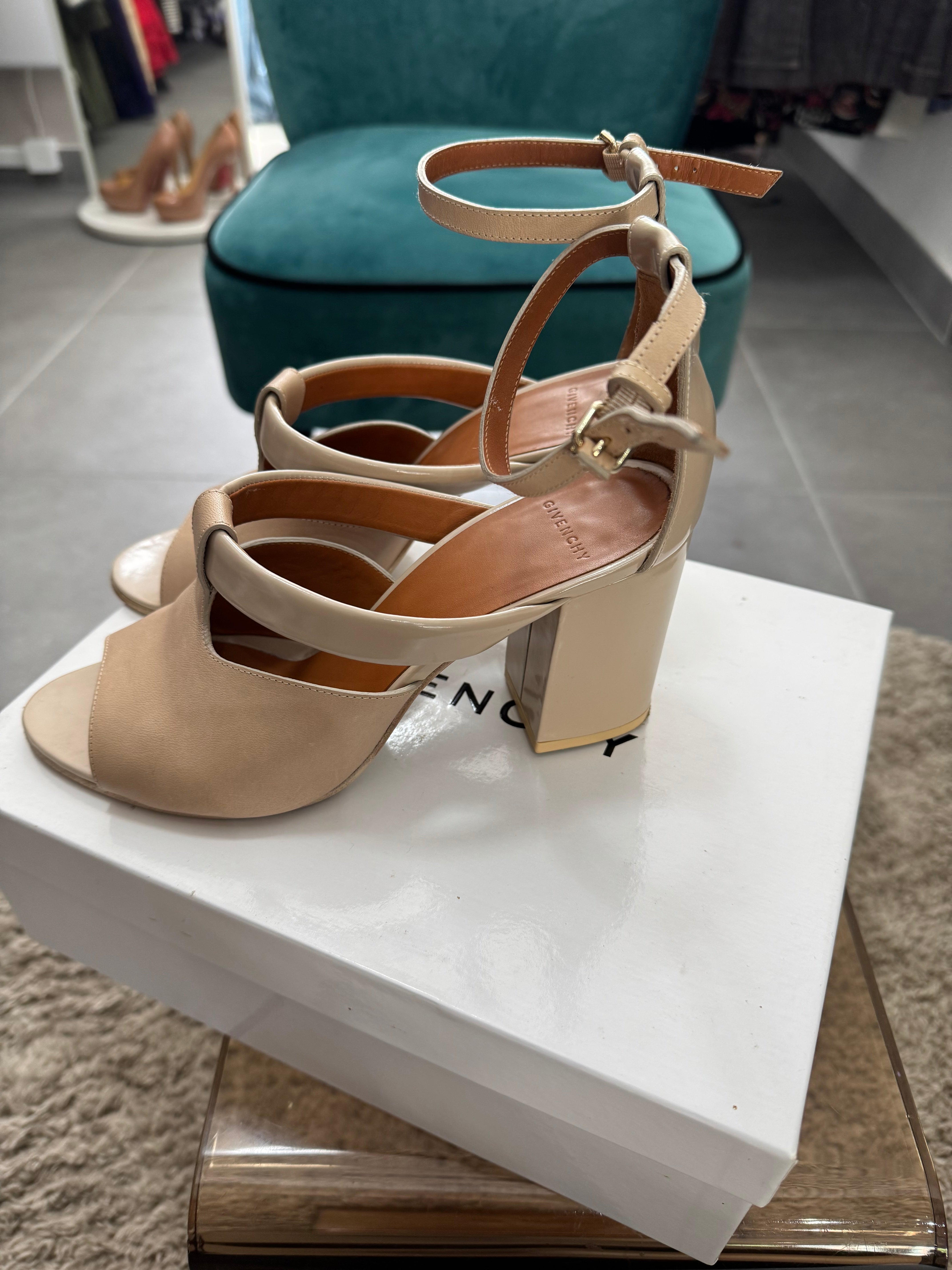 Givenchy pointure 38 1/2