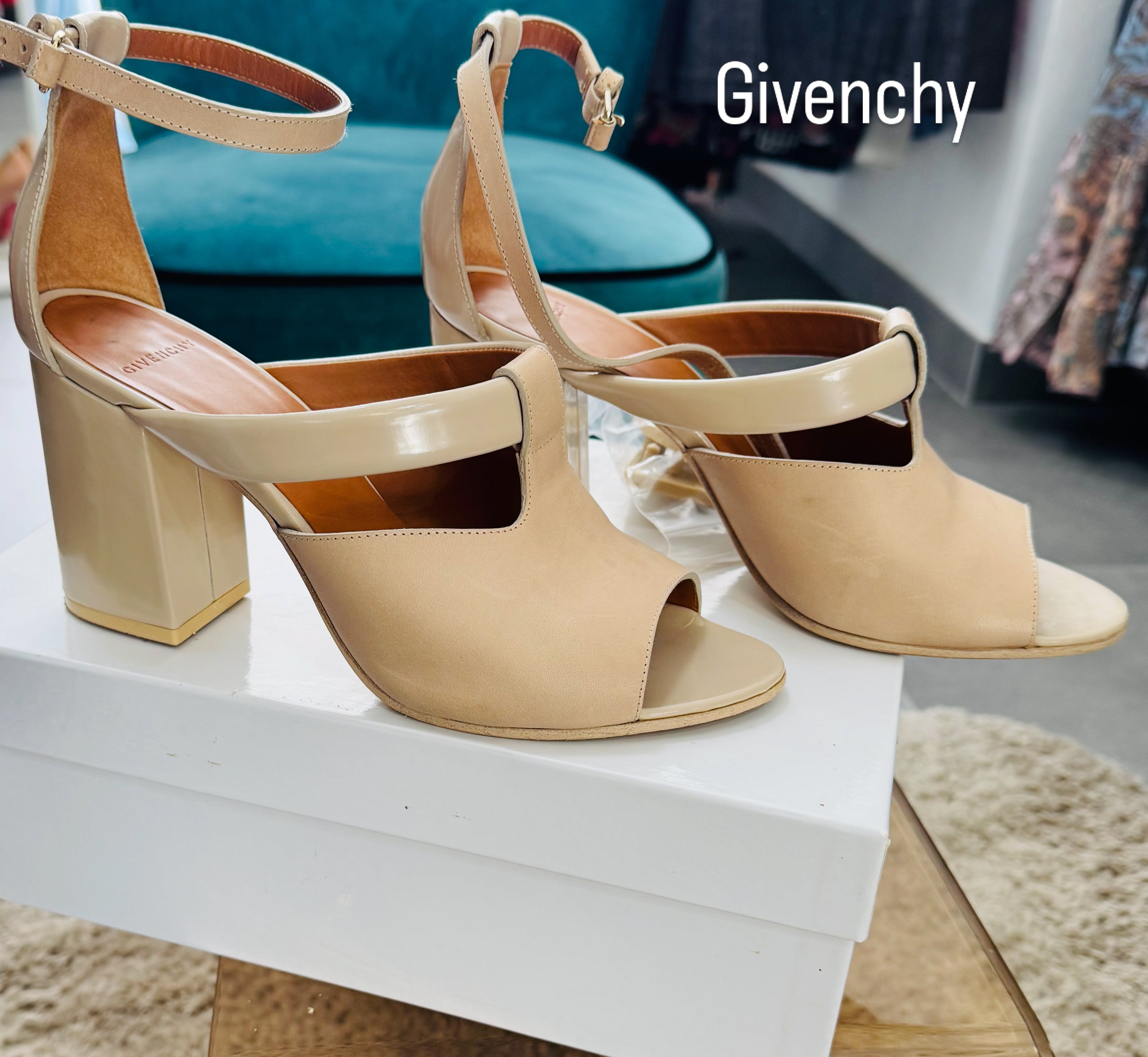 Givenchy pointure 38 1/2