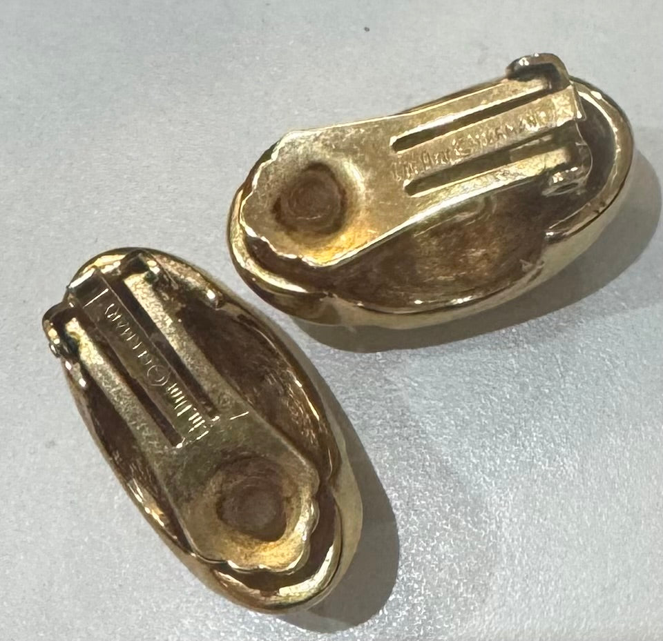 Boucle d’oreille Dior